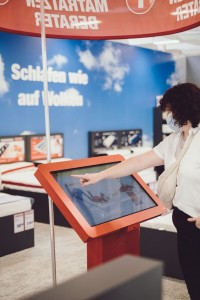 Digital Signage von Dimedis bei Poco im Einsatz